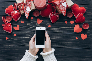 Amazing V-Day Ideas for Phone Day